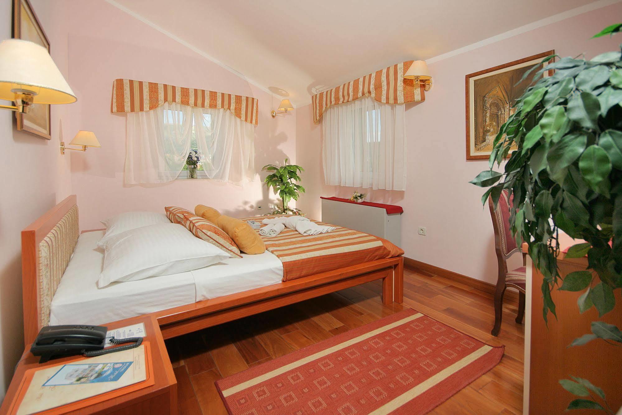 Hotel Trogir 3* Trogir