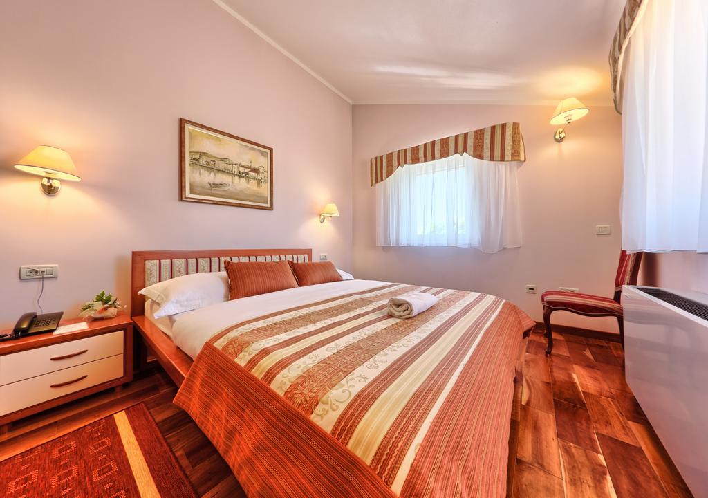 Hotel Trogir 3*