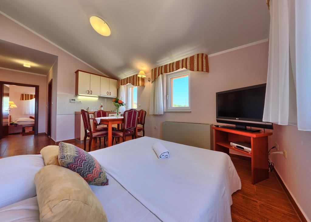 Hotel Trogir 3*
